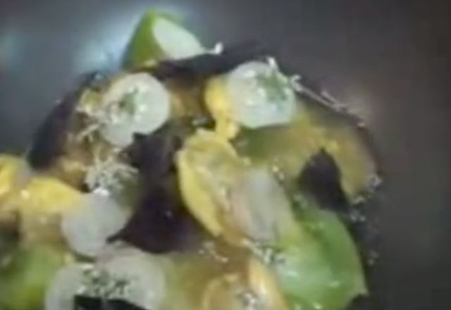 Salade de tomates et moules façon orientale