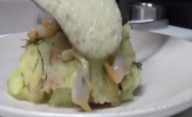 Pommes de terre, coques et girolles