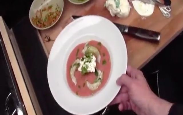 Crème de tomates crues et langoustines marinées