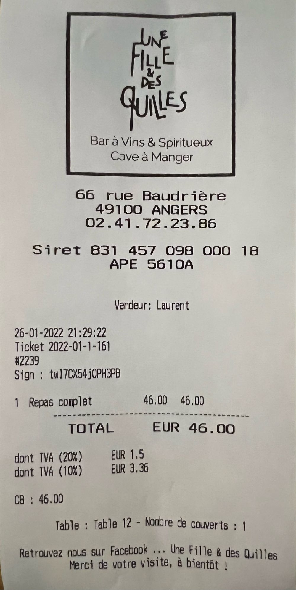 Facture Une Fille et des Quilles