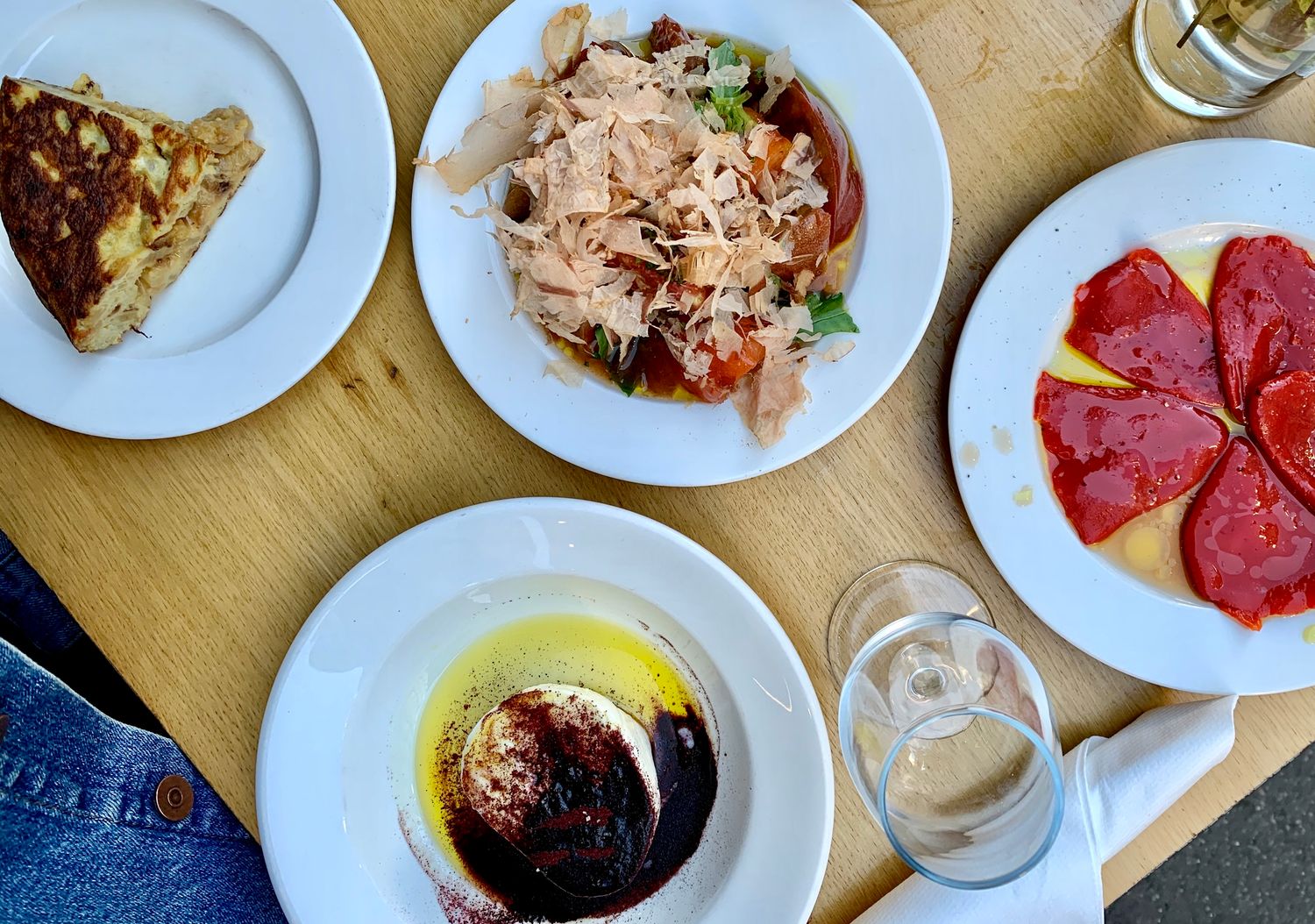 Aux Deux Amis - Bar in Bastille, Charonne & Oberkampf, Paris