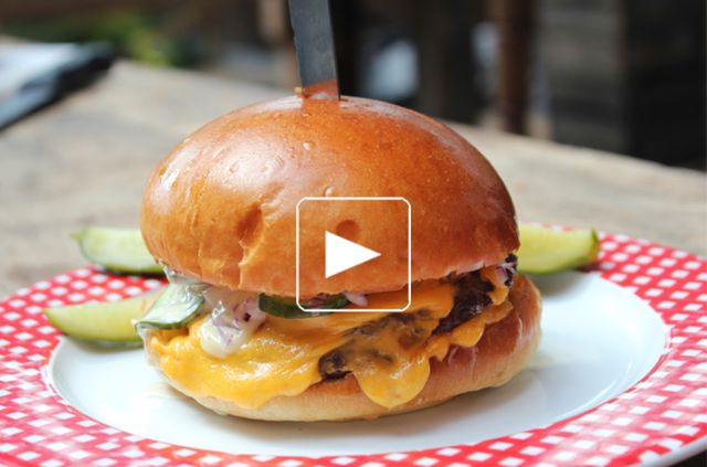 Cheeseburger straight from Chicago