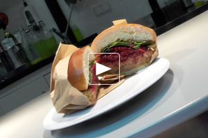 Le pulled pork sandwich