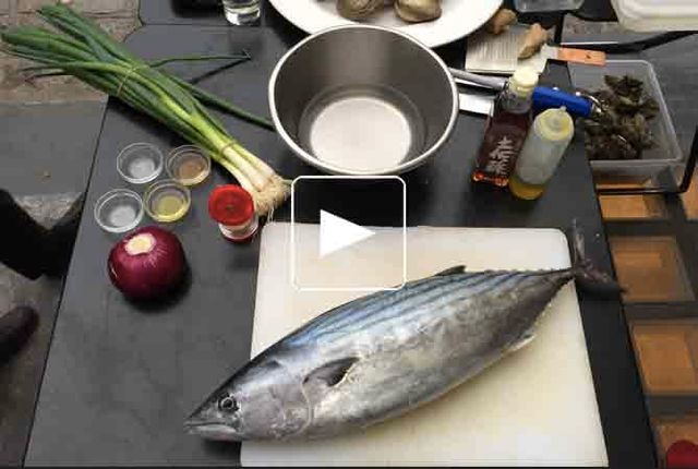 Tataki de bonite, cébette, sésame, gingembre