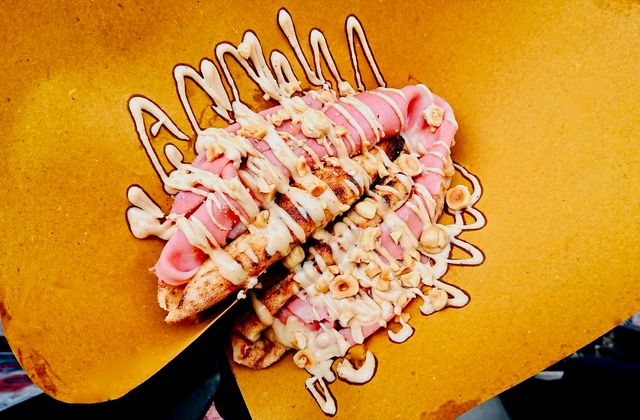 Pizza « portafoglio » à la mortadelle et aux noisettes