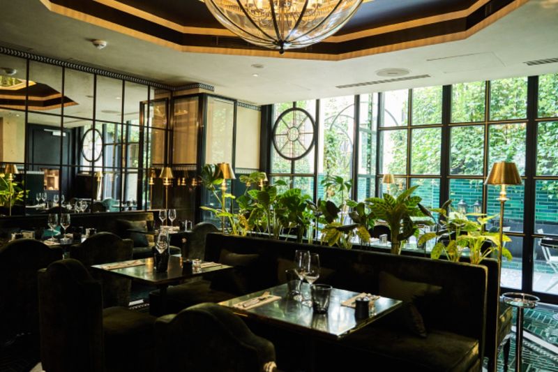 Galanga, Paris