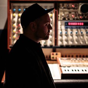 DJ Shadow
