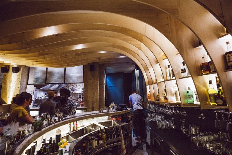 Gravity Bar (Paris)