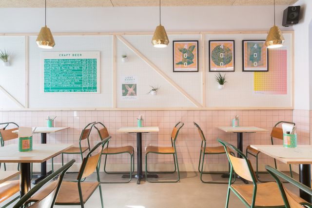 400 Rabbits, Londres