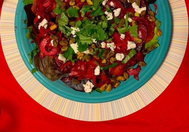 Ma salade de betteraves rôties marinées à l'oignon rouge