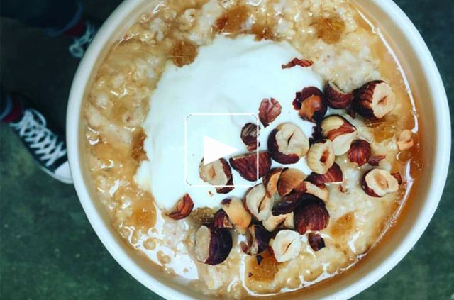 Porridge, miel au yuzu, gingembre confit, noisettes