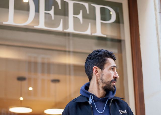 Au régal des oreilles : Tony Collins de Deep Coffee Roasters