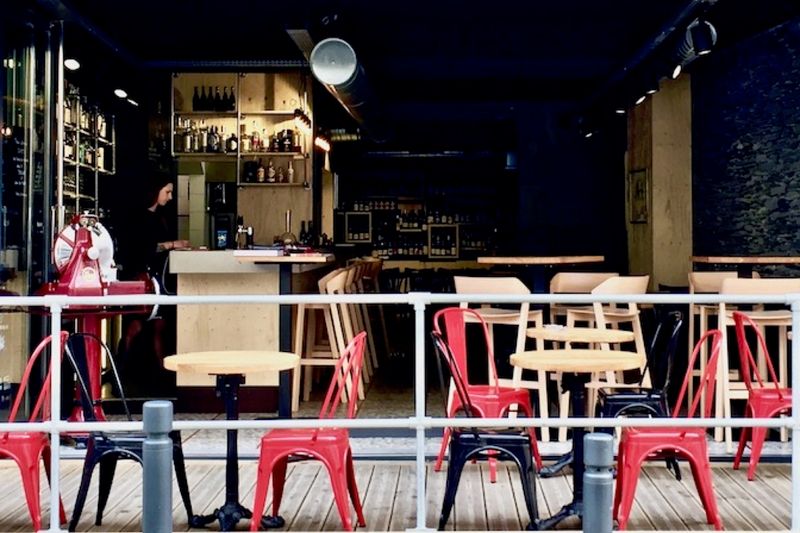 Une Fille et des Quilles (Angers)