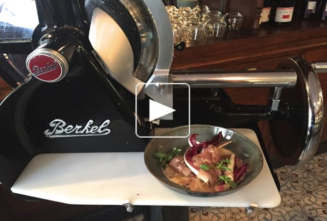 Tête de veau, sauce tartare à l'orange sanguine