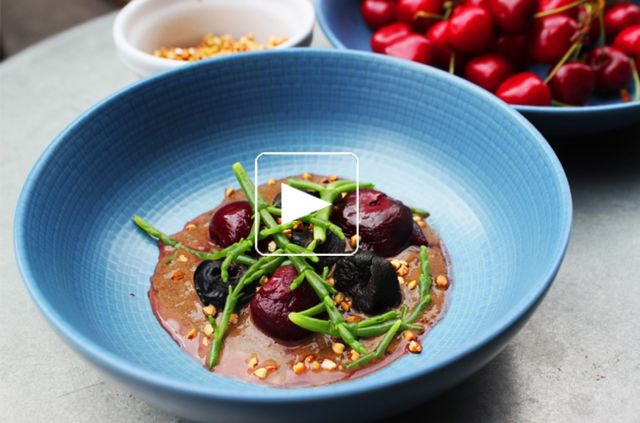 Escargot, cerise, crème d’ail