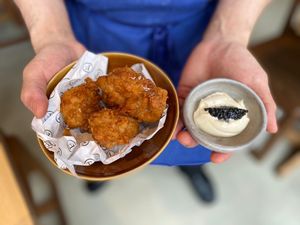 Nuggets de ris de veau, crème crue et caviar