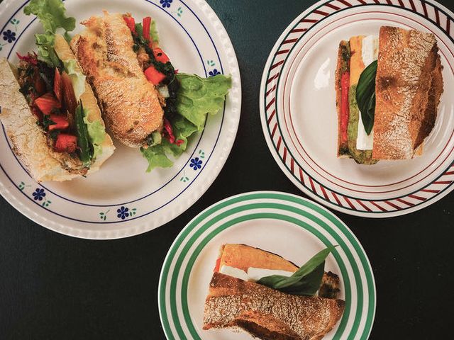 Un dernier casse-croûte pour la route...