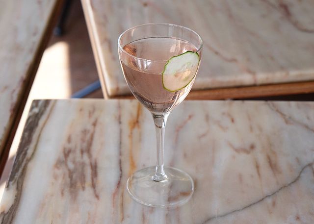 Saison des Vierge : Chartreuse, gin et vermouth à la fraise