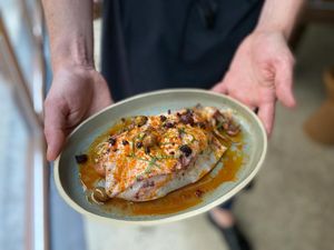 Encornet, salade de tomates et nduja