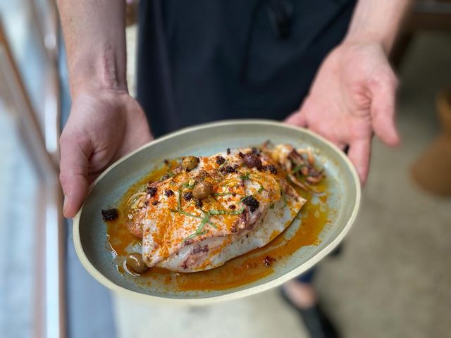 Encornet, salade de tomates et nduja