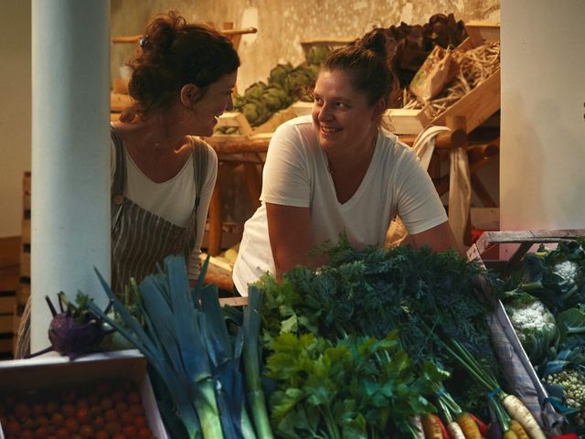 Camille Labro, Chloé Charles et l’école qui régale