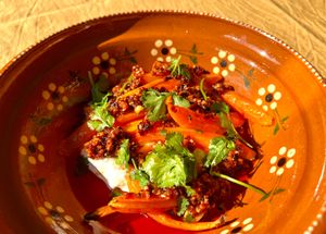 Carottes rôties, salsa macha et stracciatella