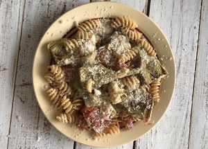 Pâtes sans gluten aux artichauts et pecorino
