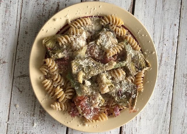 Pâtes sans gluten aux artichauts et pecorino