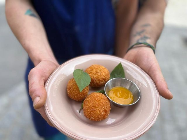Chili cheese croquetas