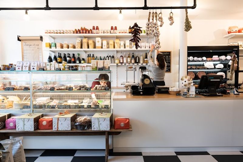 Épicerie Natalina (Paris)