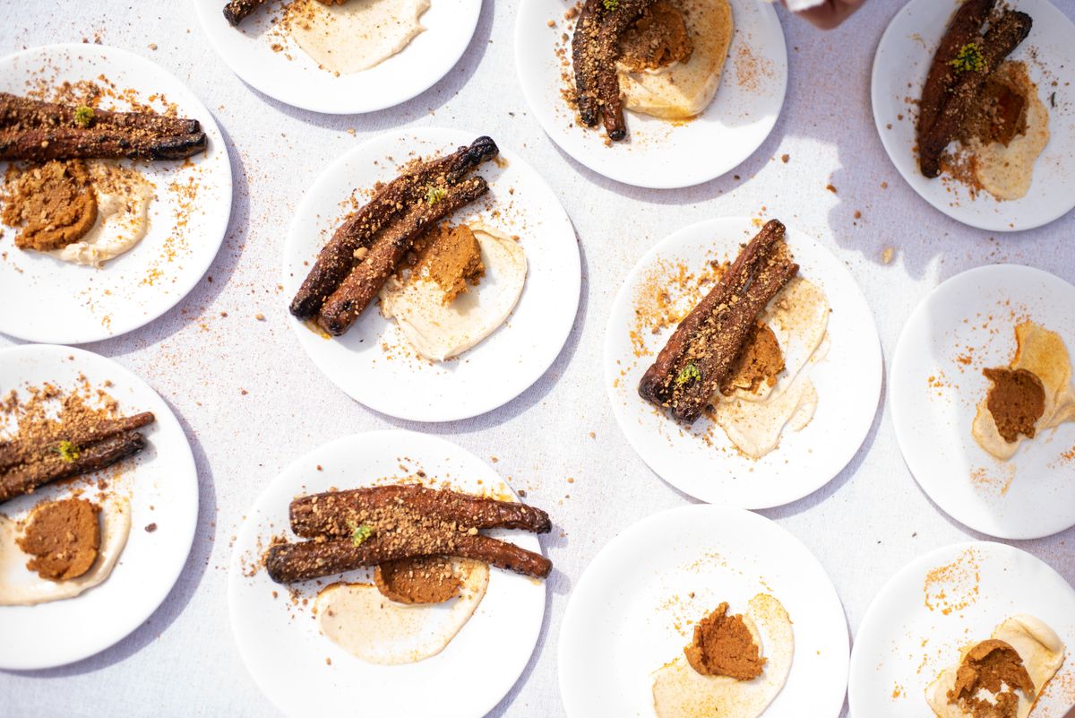 Carottes fumées, crème grillée et miso par Anthony Orjollet 