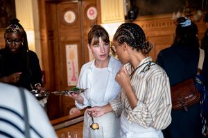 Zélikha Dinga, Monika Varšavskaja et le beau au service du bon