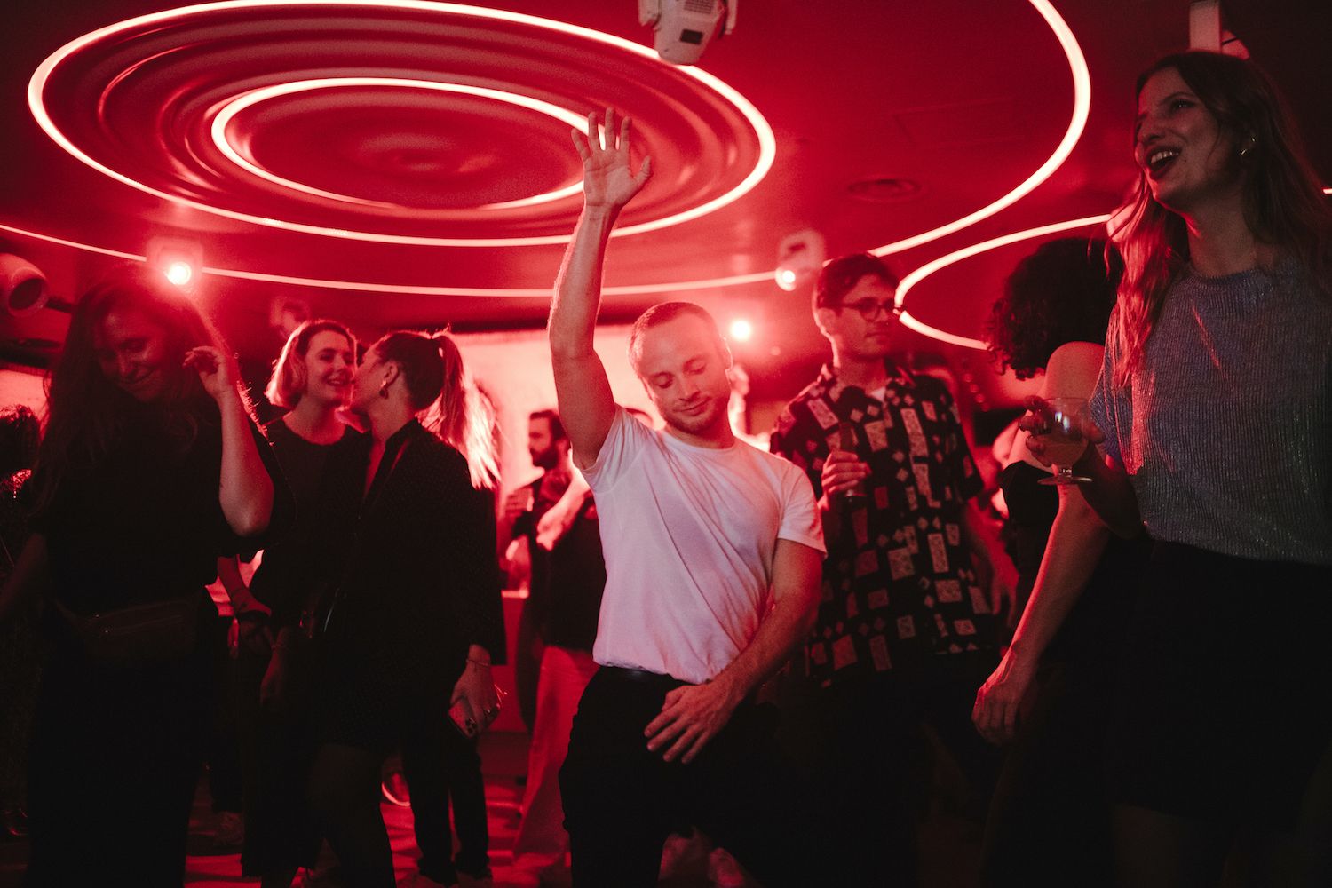 Dancefloor enflammé jusqu'à la faim de nuit