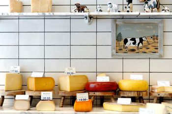 La Petite Vache Cheese shop (Saint-Josse-ten-Noode)