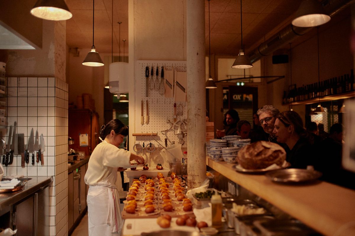 Une panoplie de bao frits par Yuka Okugawa de Manat.