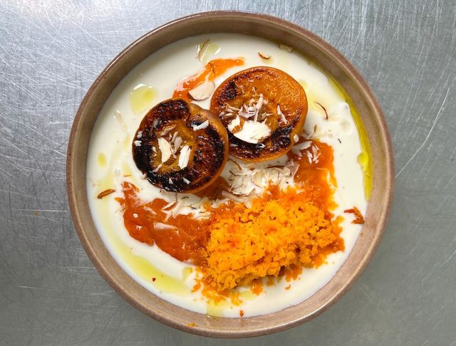 Abricots, yaourt et huile d’estragon