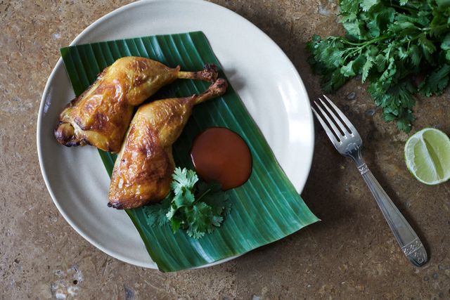 Poulet à la philippine et ketchup de banane