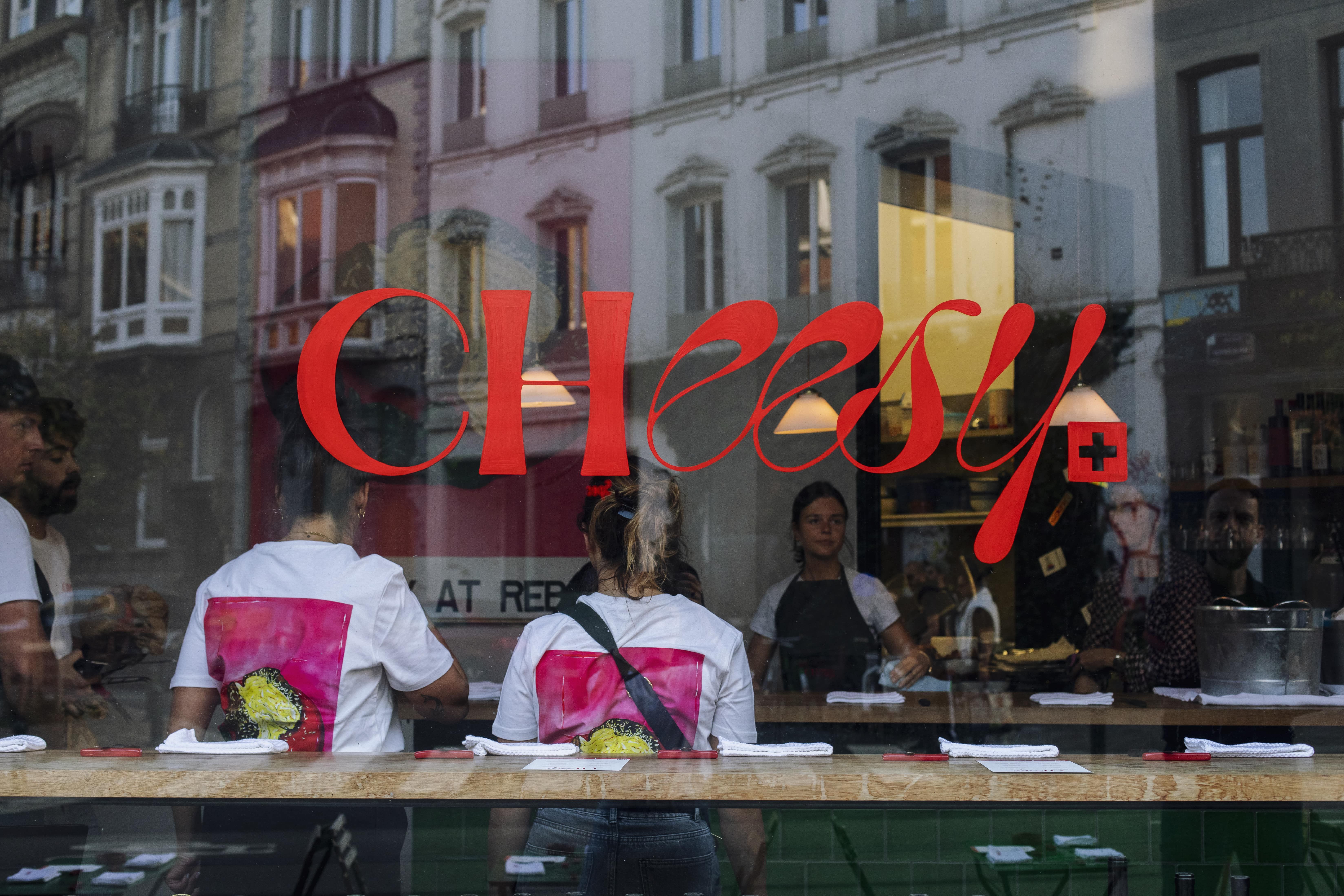 Een straf ontworpen pop-up van de ontwerpstudio's Bold at Work en Clown Blanc.