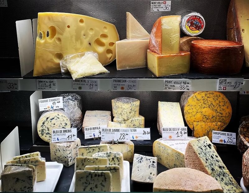 Cheese shop "La Pantinoise" in Pantin