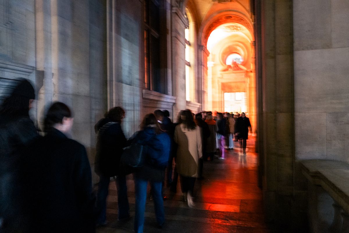 Ça s’enjaille dès le portail du chic Café Marly (groupe Beaumarly). 