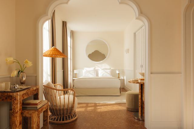 Week-end sea, sieste and sun