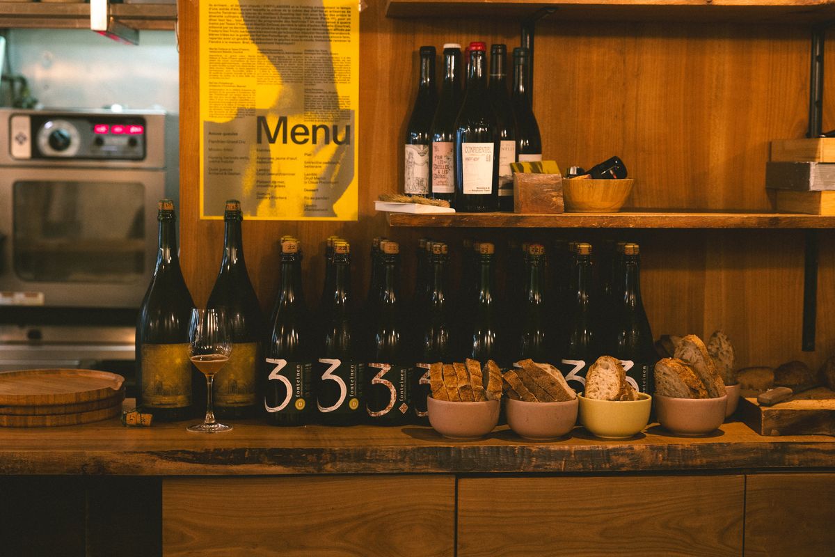 Les bouteilles de 3 Fonteinen attendant sagement les invité·es.