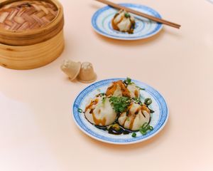 Mini-bao porc-gingembre, sauce soja aux épices et café