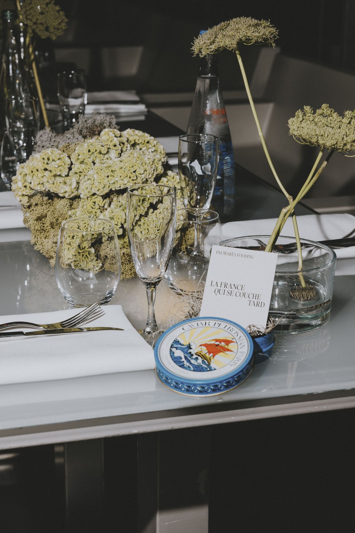 Un chic banquet bien apprêté par Petrossian et evian. 