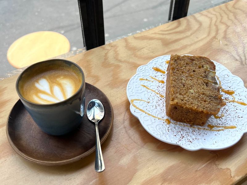 Coffee shop Ojjjo (Paris)