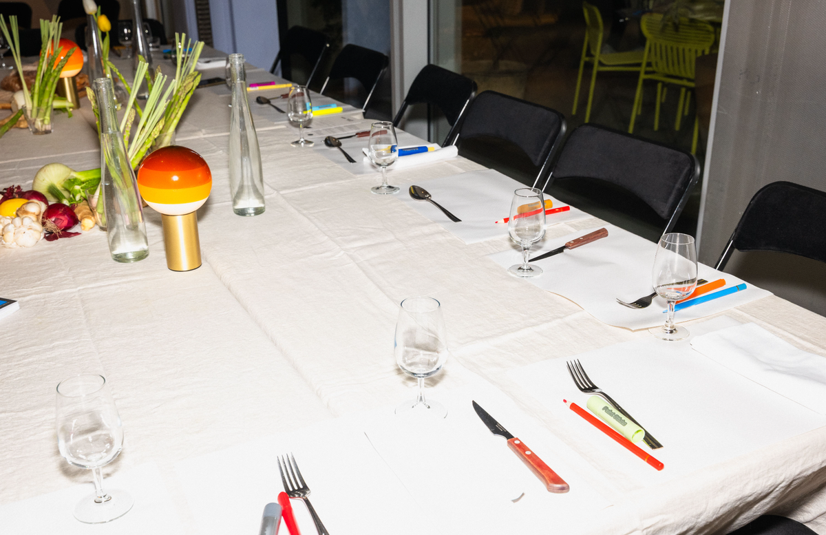 Lancer de fourchette ou coup de crayon : à table, tous les moyens sont bons pour s’exprimer. 