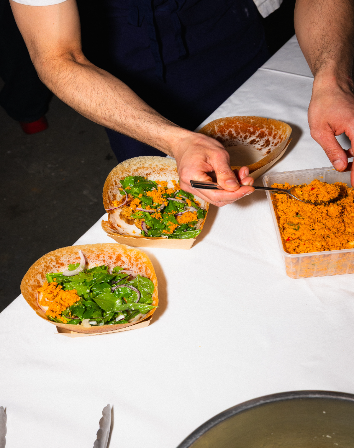 Plus les hoppers de La Joie et Pluto sont chargés en saucisse vietnamienne et seeni sambol, mieux c’est ! 