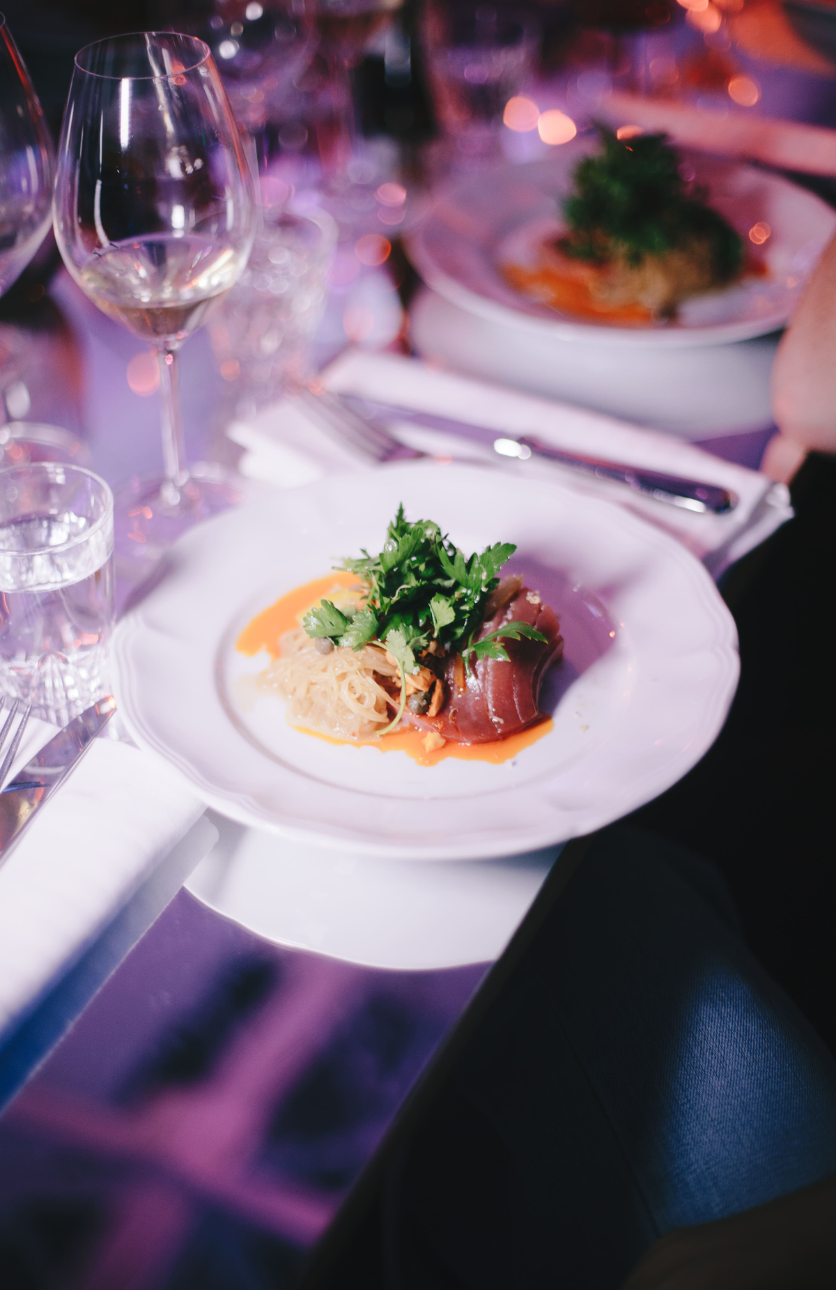 L’assiette de thon rouge cru, pommes de terre au citron confit, chili peanut et sauce aux câpres a fait l’unanimité. 