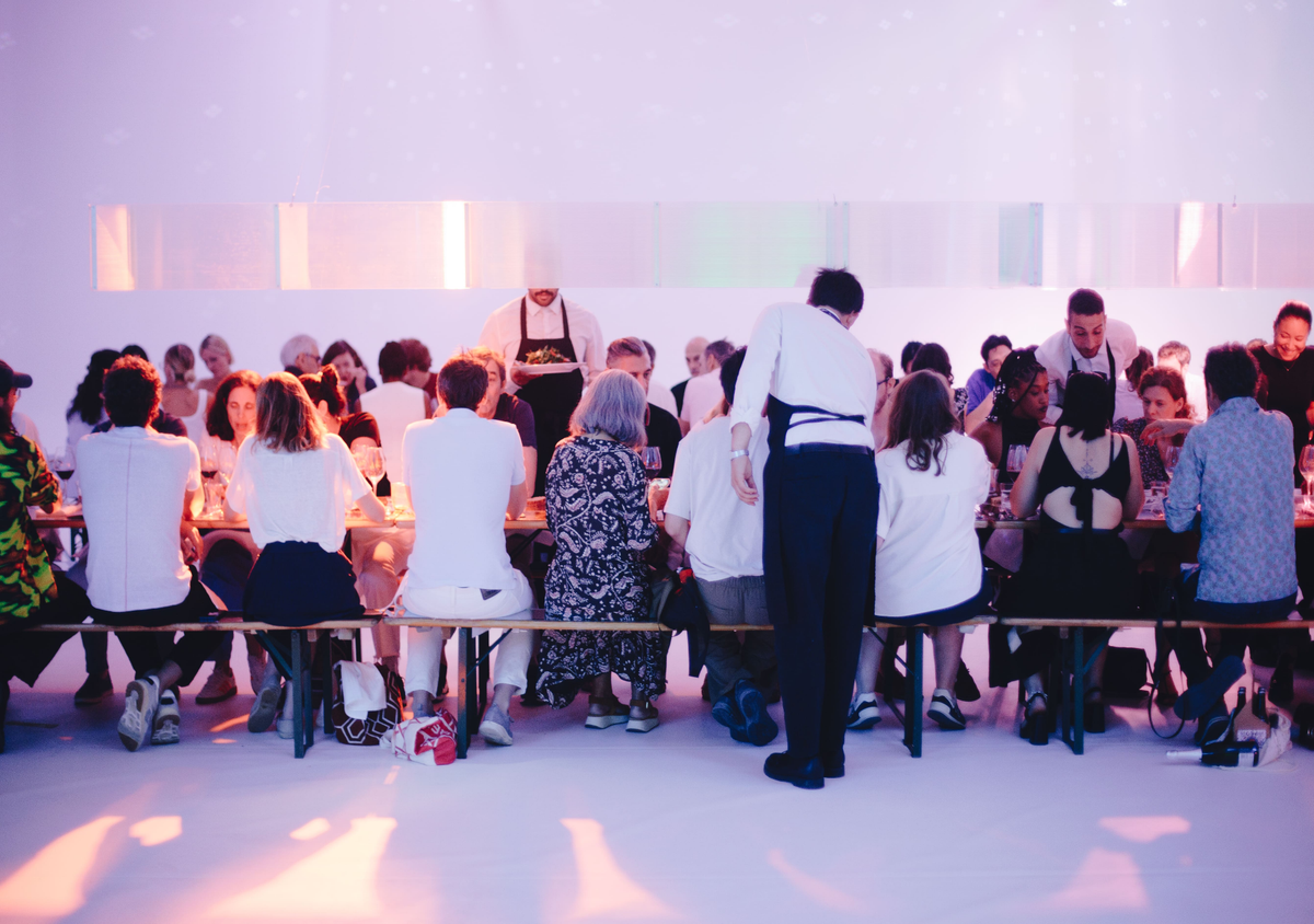 Un banquet qui ravit les invité·es.  