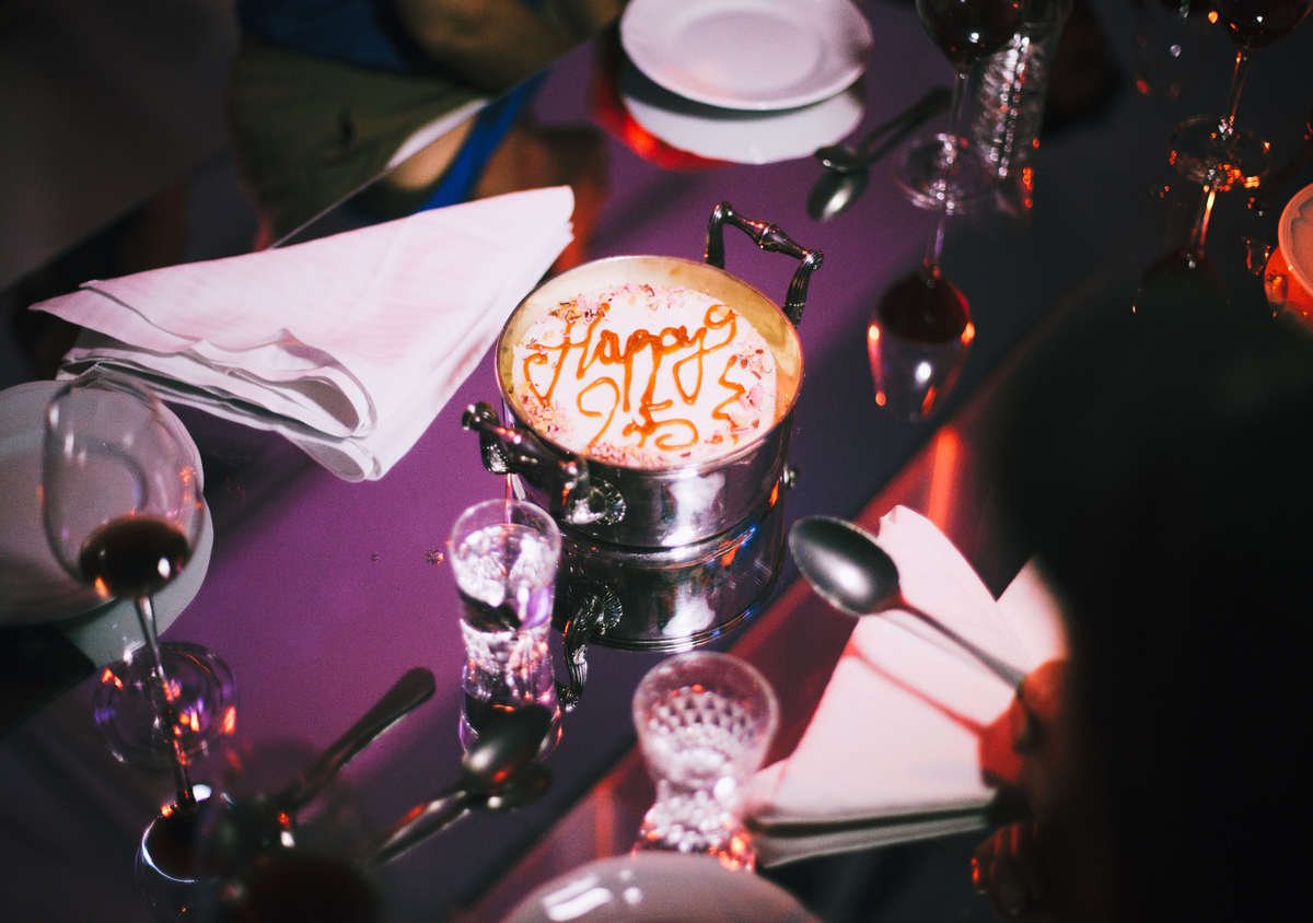 Île flottante aux pralines roses ou gâteau d’anniversaire ? 